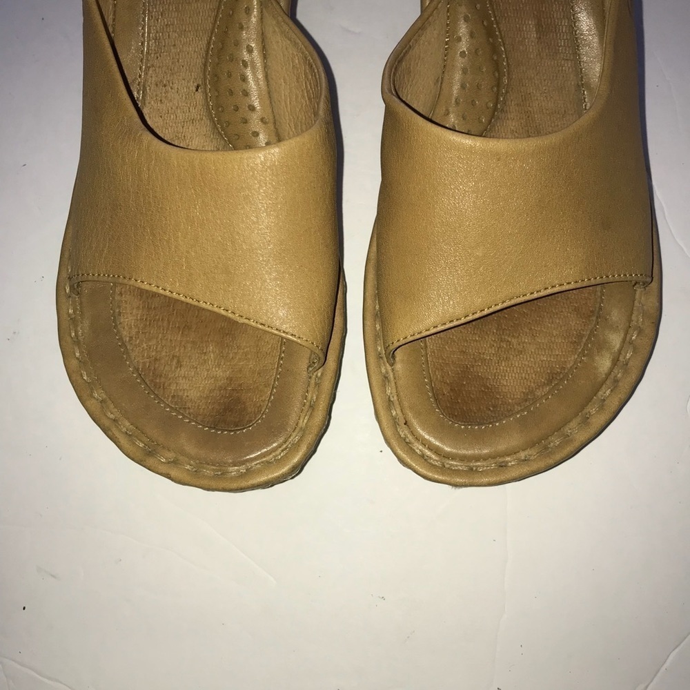 Born Slip On Leather Sandals - Picture 5 of 7